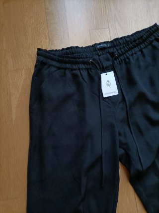Pantalón ancho Stradivarius negro
