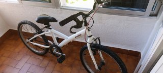 Bicicleta infantil B'TWIN blanca