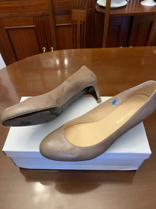 Zapatos de tacón Gloria Ortiz beige/gris