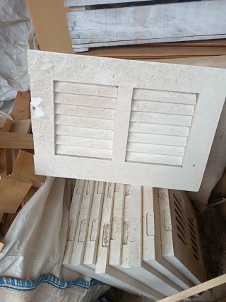 Persianas de madera blancas