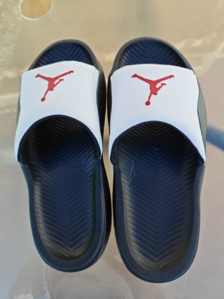Chanclas Nike Negras y Blancas Nuevas