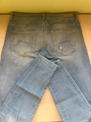 Pantalón vaquero Clockhouse Roto Rodilla Talla 40