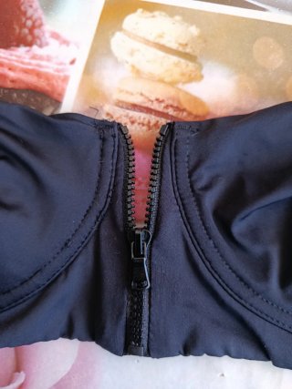 Sujetador bikini negro con cremallera