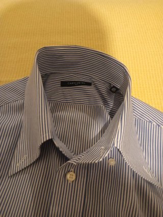 Camicia a righe azzurra e bianca, maniche lunghe