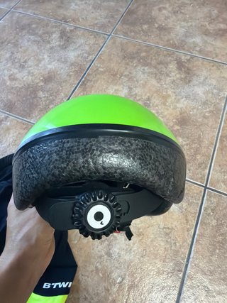 Casco bici verde + culotte ciclismo negro niños