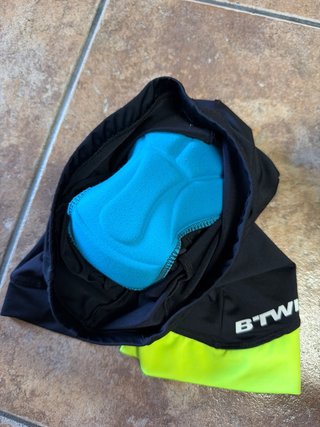 Casco bici verde + culotte ciclismo negro niños