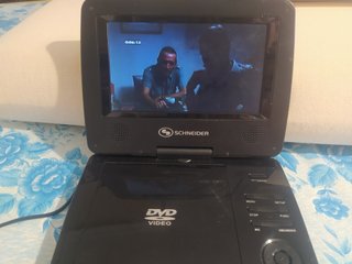 Reproductor DVD Portátil Schneider SCD-710