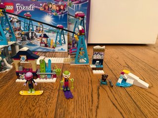 LegoFriends 41324 Ski lift del villaggio invernale
