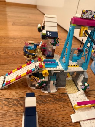 LegoFriends 41324 Ski lift del villaggio invernale