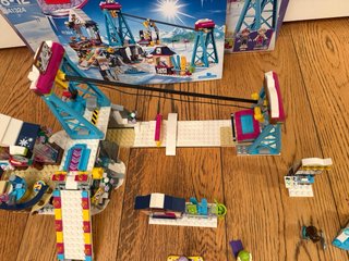 LegoFriends 41324 Ski lift del villaggio invernale