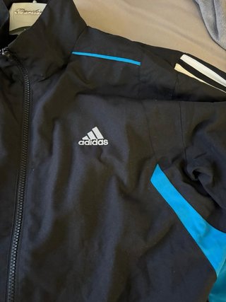 Sudadera Adidas Negra y Azul Retro, talla M