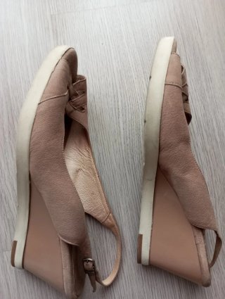 Sandalias tacón mujer beige