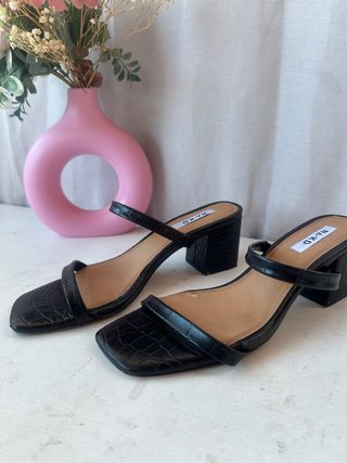 Sandalias NA-KD tacón ancho
