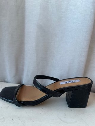 Sandalias NA-KD tacón ancho