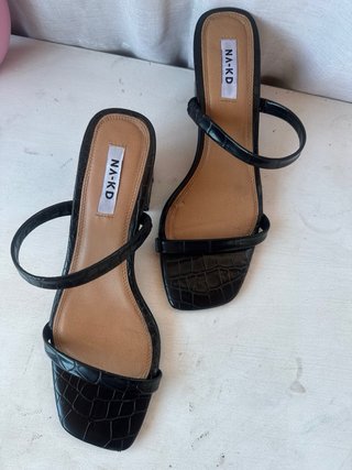 Sandalias NA-KD tacón ancho