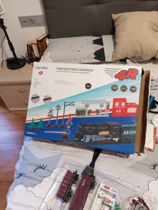 Tren eléctrico de juguete