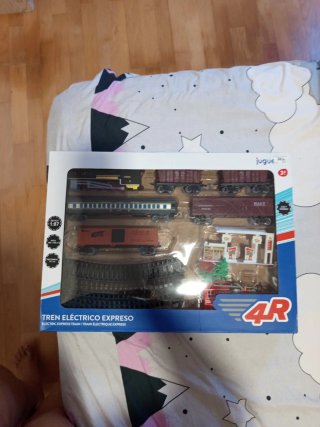Tren eléctrico de juguete