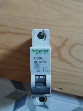 Interruptor Automático Schneider C30N ICP-M 10A