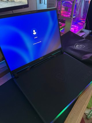 Portátil Gaming MSI Raider GE68HX 13VF