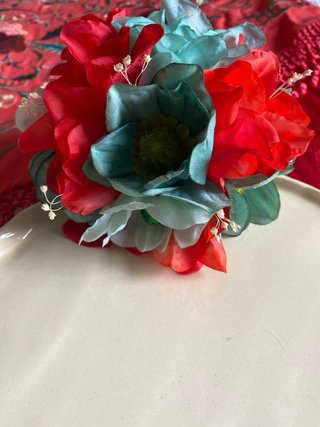 Conjunto Flamenca: Peinetas y Pendientes Dorados