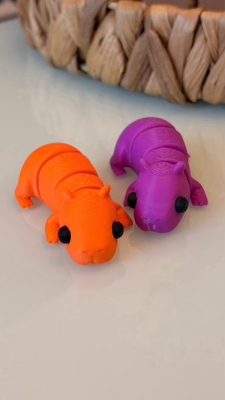 Capivara Articulada Laranja e Roxa