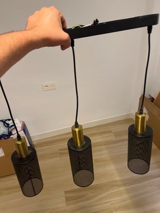Lámparas de techo negras y doradas