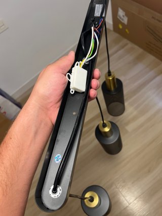 Lámparas de techo negras y doradas