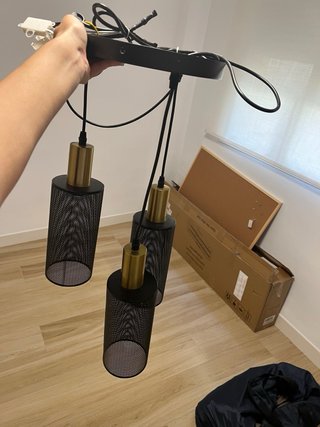 Lámparas de techo negras y doradas
