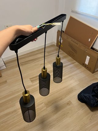 Lámparas de techo negras y doradas
