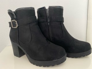 Botines de piel ante negros