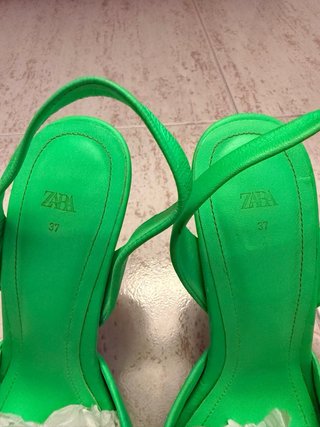 Zapatos de tacón Zara verde fosforito T37