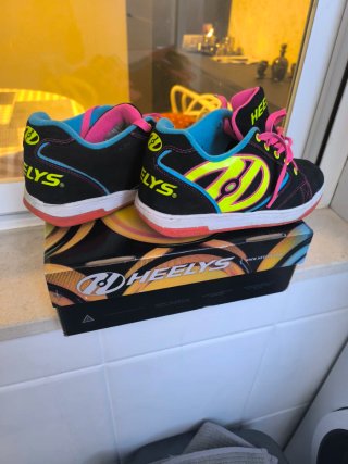 Zapatillas Heelys Negras y Rosas