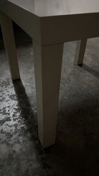 Mesa auxiliar blanca Ikea 55x55x45