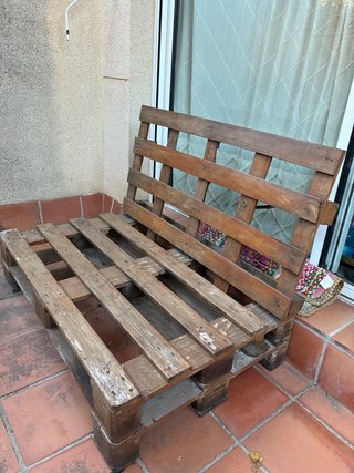 Sofá Palet Artesanal + Cojín Calma House