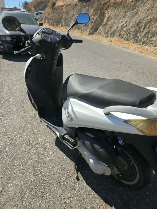 Honda Passion 125 Blanca Scooter