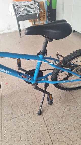 Bicicleta infantil azul
