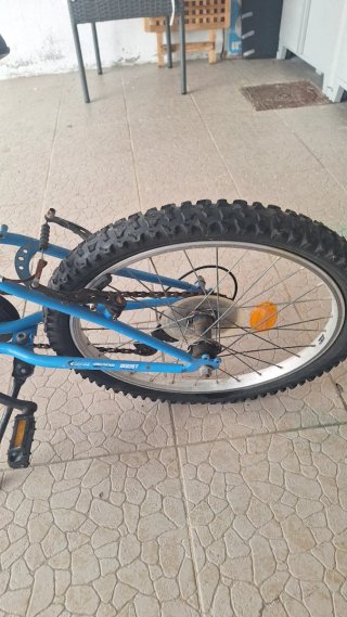 Bicicleta infantil azul
