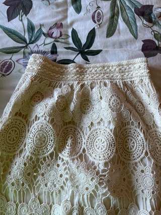 Falda blanca de crochet