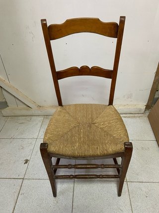 Sillas de madera antiguas