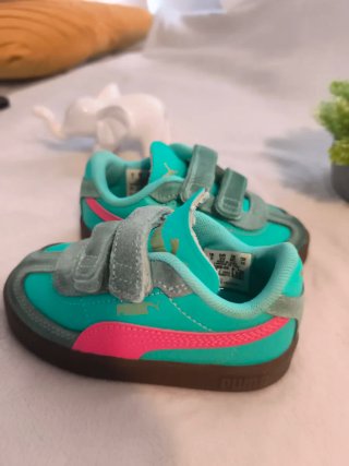 Zapatillas Puma niña turquesa y rosa