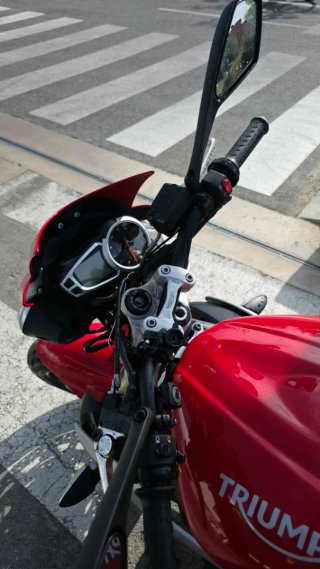 Triumph Street Triple 2015 Roja