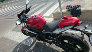 Triumph Street Triple 2015 Roja