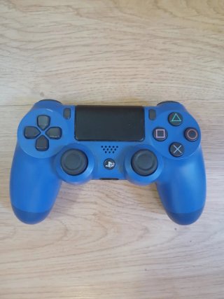 PS4 (PlayStation 4) Negra + Mando