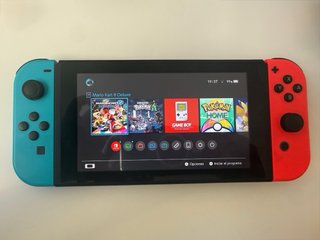 !!Excelente!! Nintendo Switch + Base + accesorios