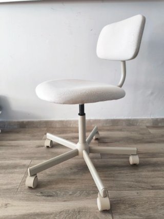 Silla de escritorio IKEA BLECKBERGET en color beig