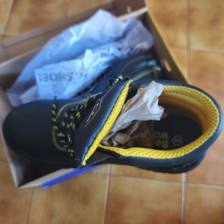 BOTAS DE SEGURIDAD NUEVAS T44