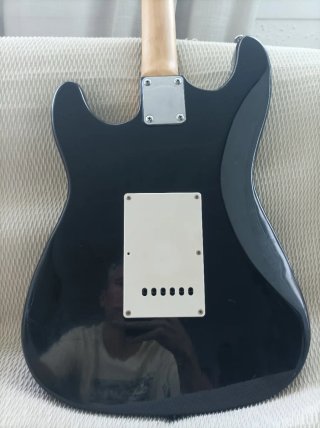 Guitarra Eléctrica Sonora Negra + Funda