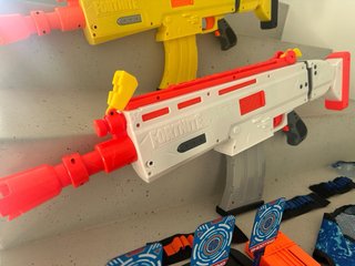 1 pistola 25 y pack de todo 45€