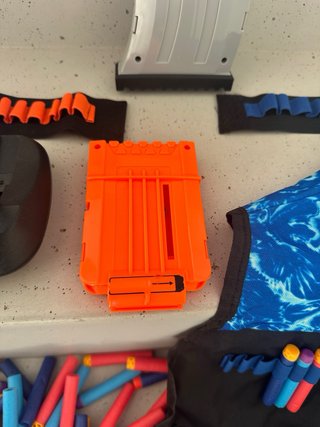 1 pistola 25 y pack de todo 45€