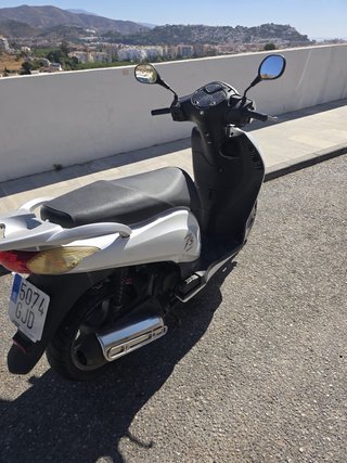 Honda Passion 125 Scooter Blanca